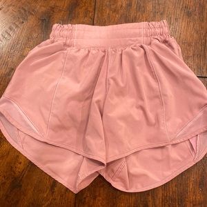 Lululemon Hotty hots, great condition, barely worn, 4 length